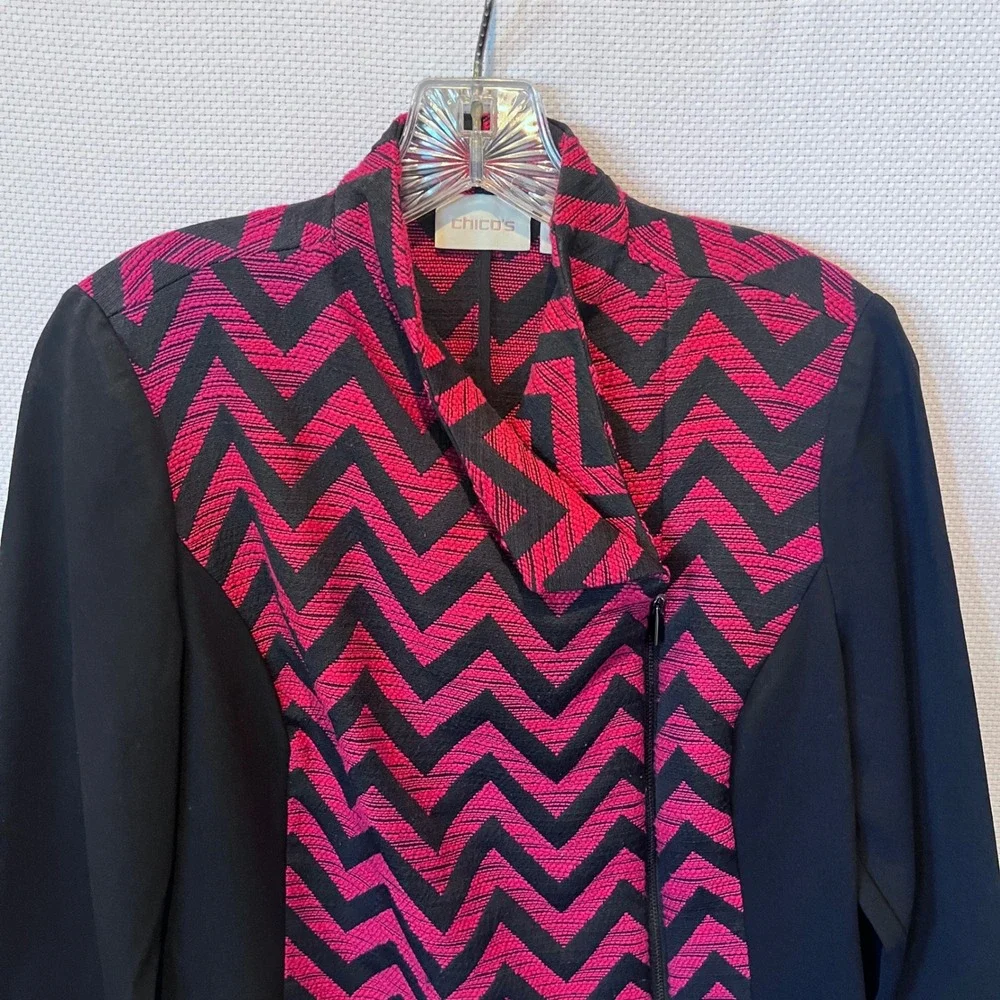 Chico's Red Black Chevron Asymmetric Zip Jacket Mixed Media Size 1 Medium